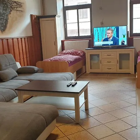 Ubytovani Tyn Nad Vltavou דירה